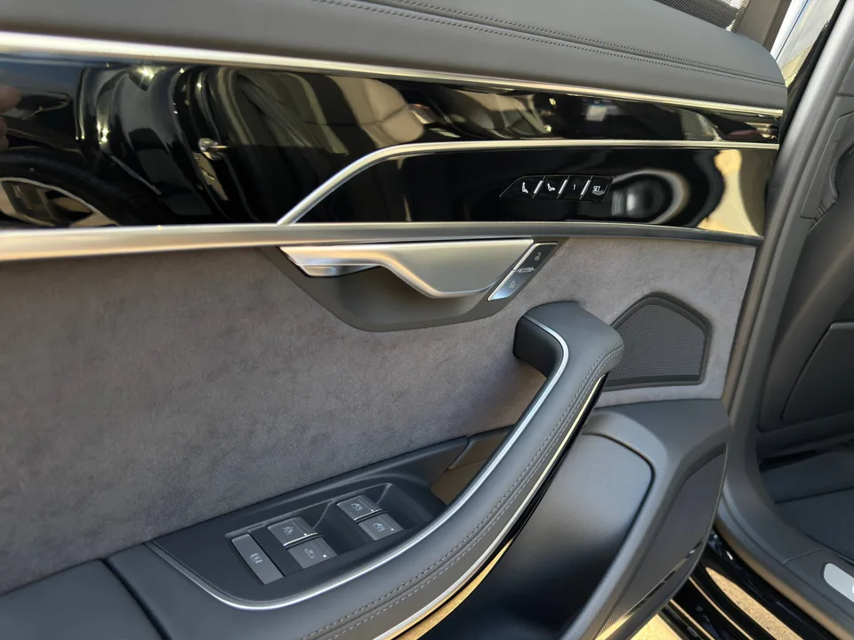 Audi A8 2025 — миниатюра 5
