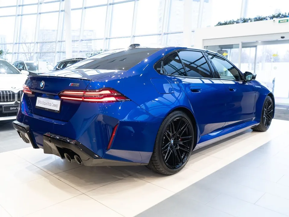 BMW M5 2024 — миниатюра 2