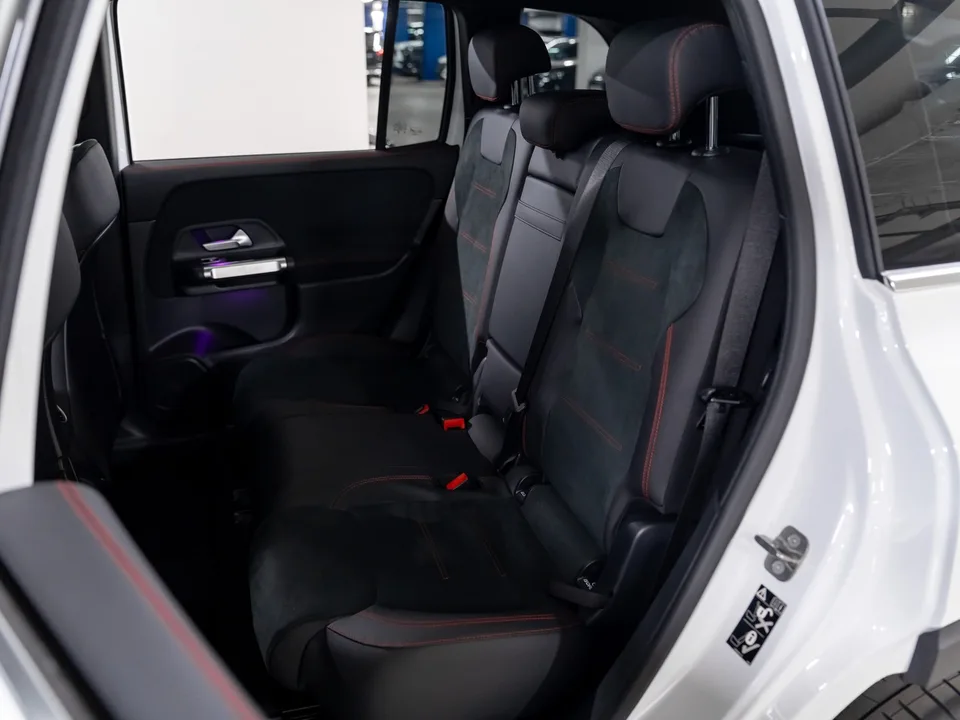 Mercedes-Benz GLB-Class 2024 — миниатюра 3