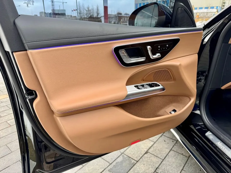 Mercedes-Benz E-Class 2025 — миниатюра 4