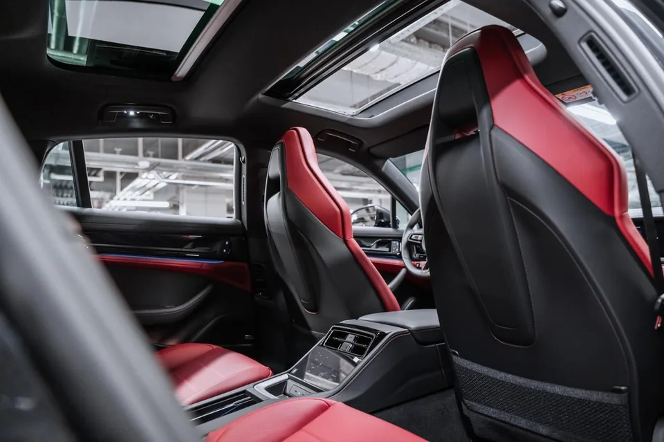 Porsche Panamera 2025 — миниатюра 3