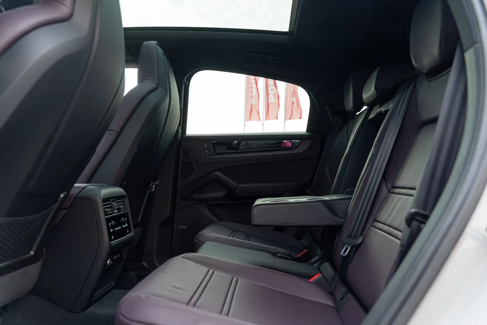 Porsche Cayenne 2025 — миниатюра 3