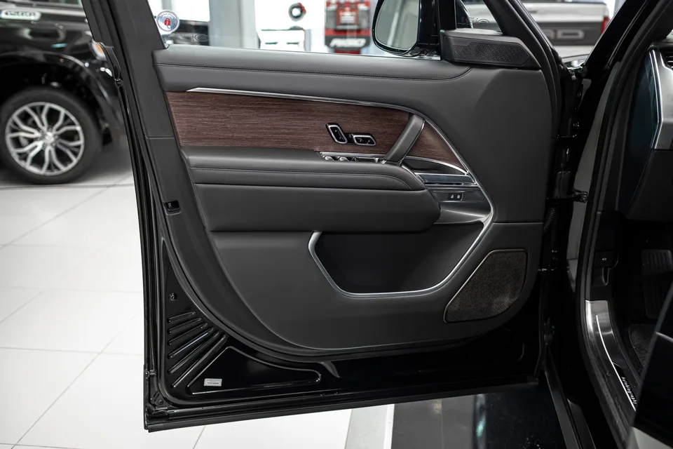 Land Rover Range Rover 2025 — миниатюра 4