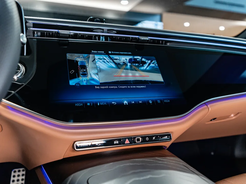 Mercedes-Benz E-Class 2025 — миниатюра 5
