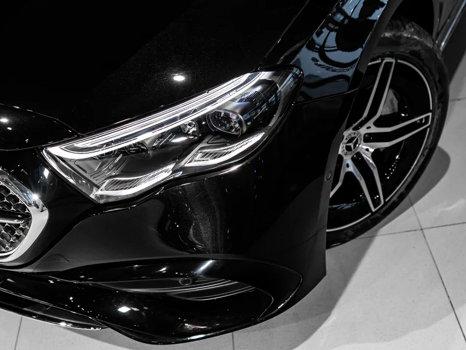 Mercedes-Benz E-Class 2025 — миниатюра 3