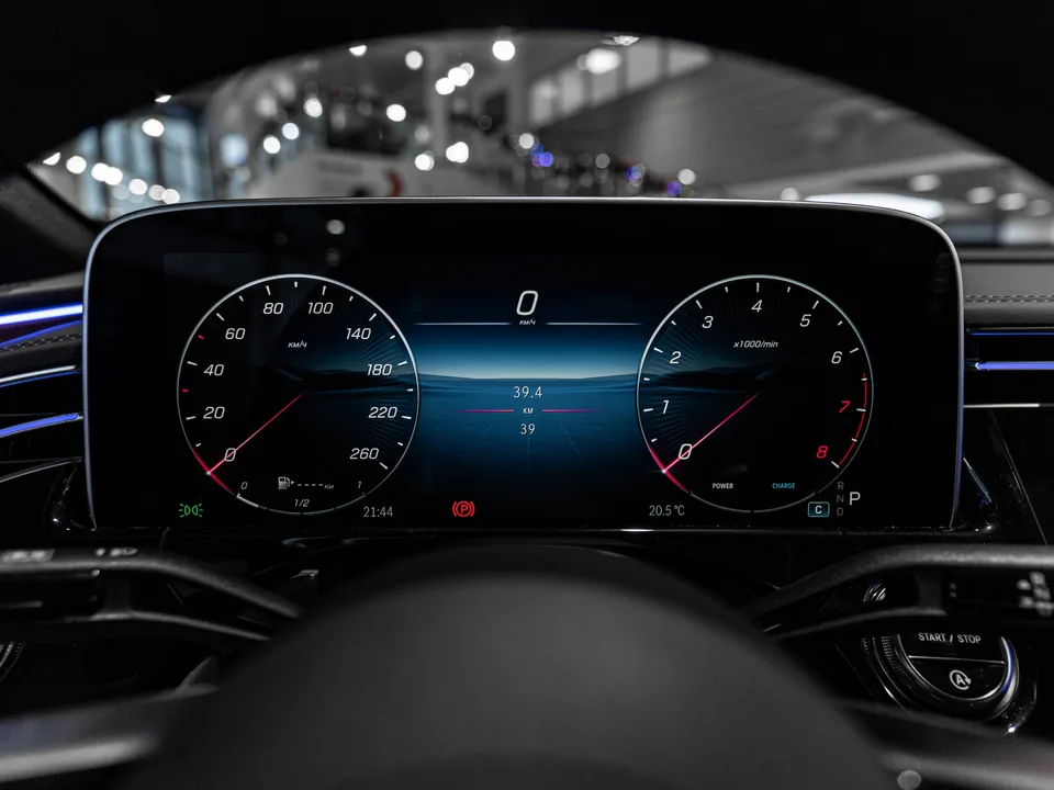 Mercedes-Benz E-Class 2025 — миниатюра 5