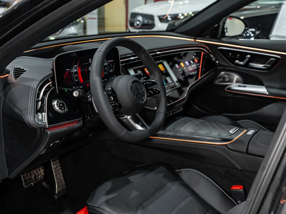 Mercedes-Benz E-Class 2025 — миниатюра 4