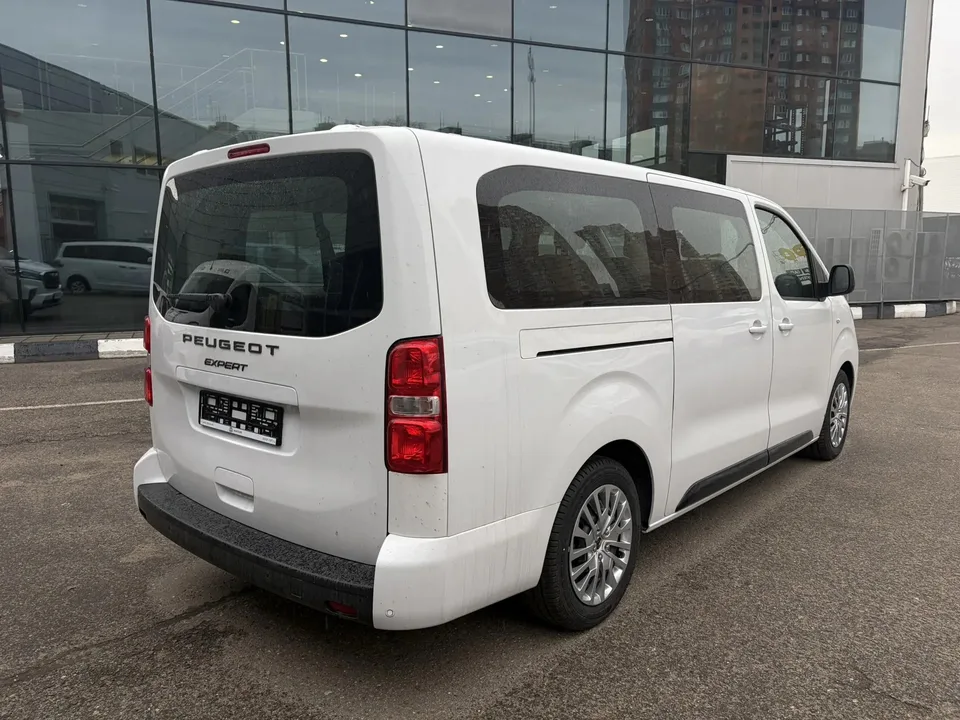 Peugeot Traveller 2026 — миниатюра 2