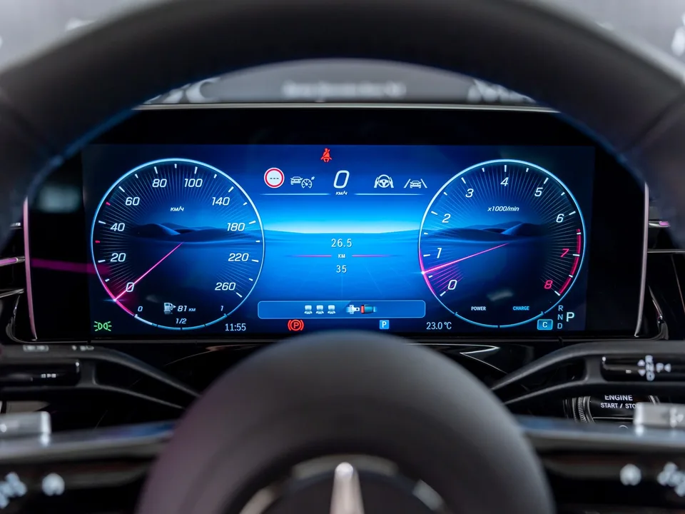 Mercedes-Benz E-Class 2025 — миниатюра 5