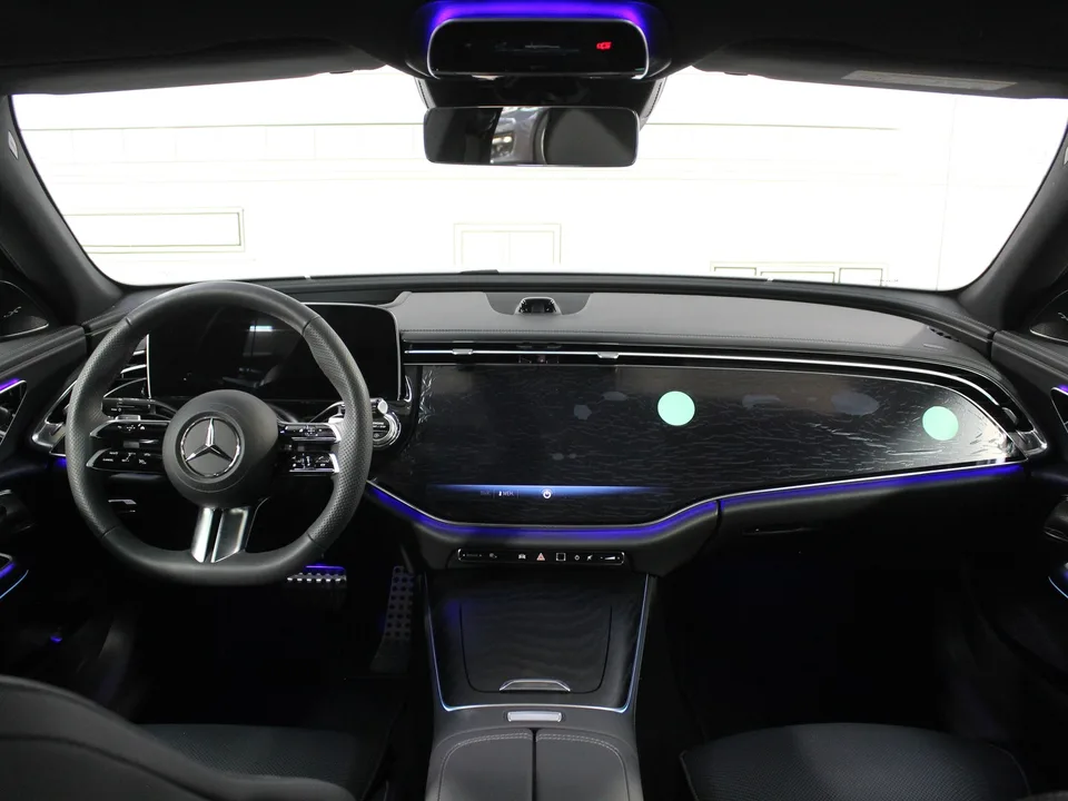 Mercedes-Benz E-Class 2025 — миниатюра 3