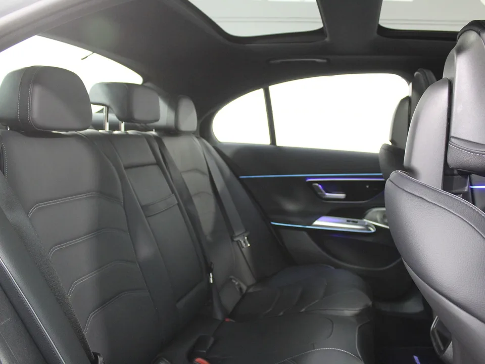 Mercedes-Benz E-Class 2025 — миниатюра 5