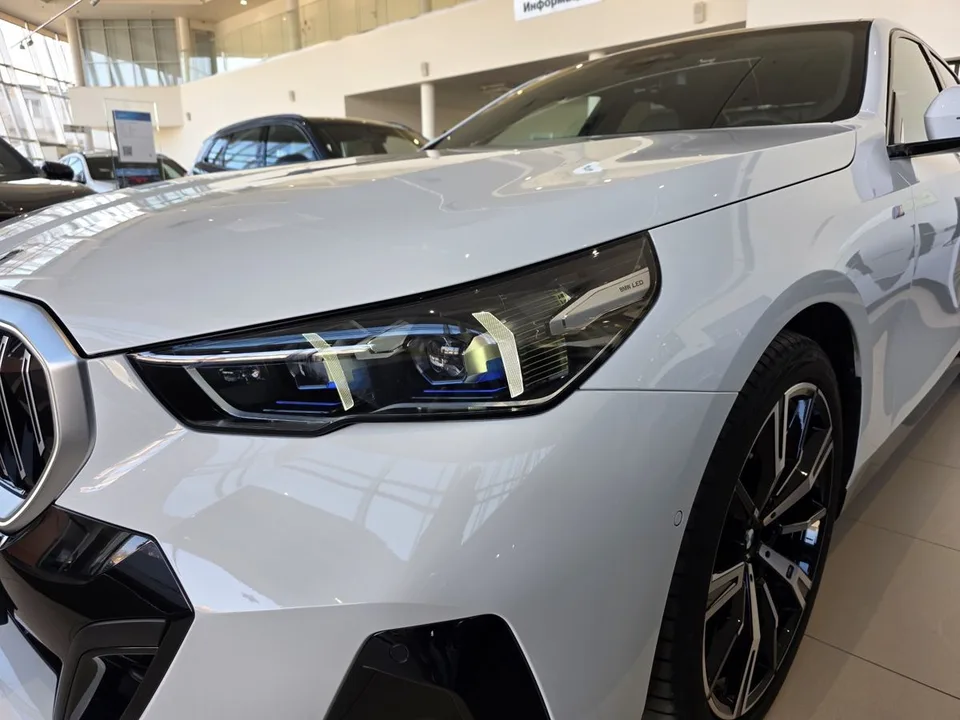 BMW 5 Series 2025 — миниатюра 3