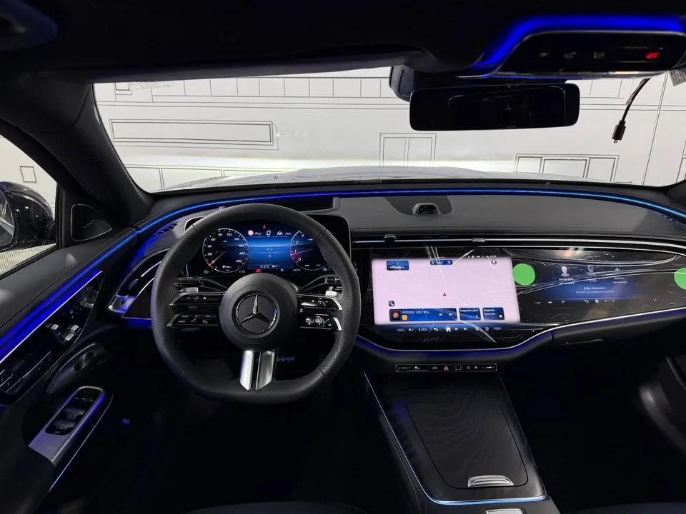 Mercedes-Benz E-Class 2025 — миниатюра 3