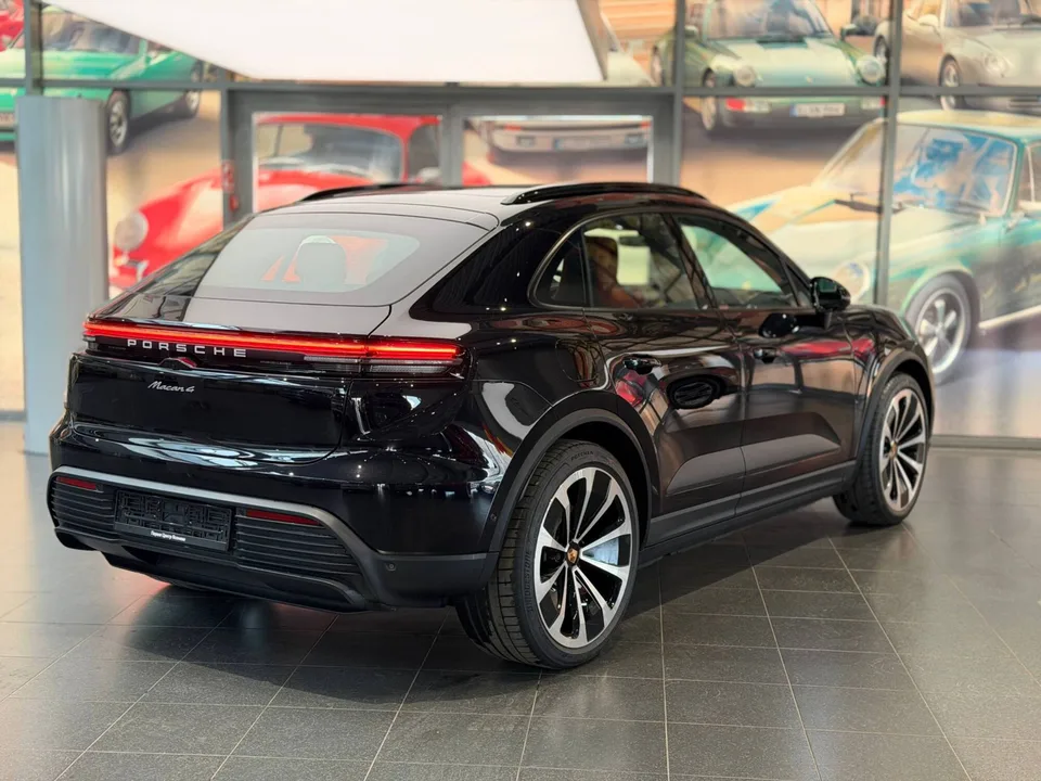 Porsche Macan 2025 — миниатюра 2