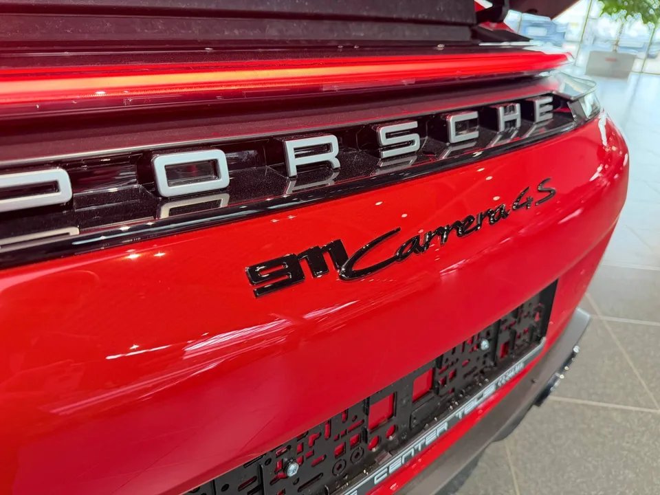 Porsche 911 2026 — миниатюра 2