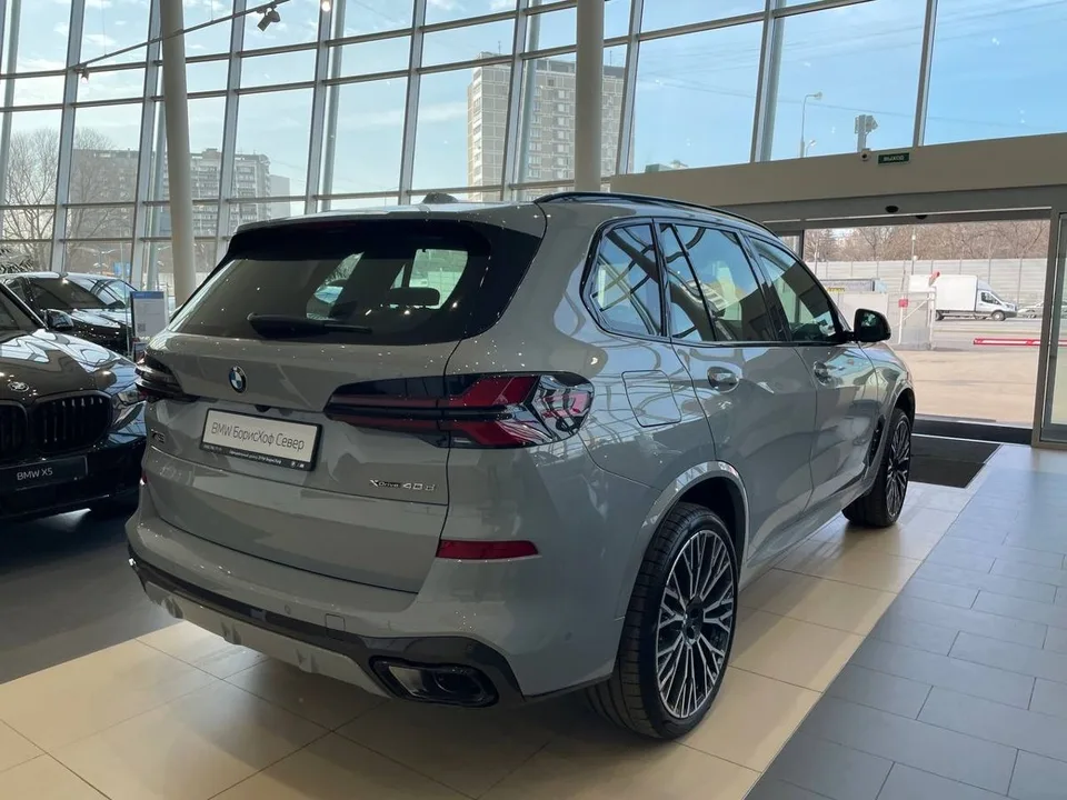 BMW X5 2025 — миниатюра 2
