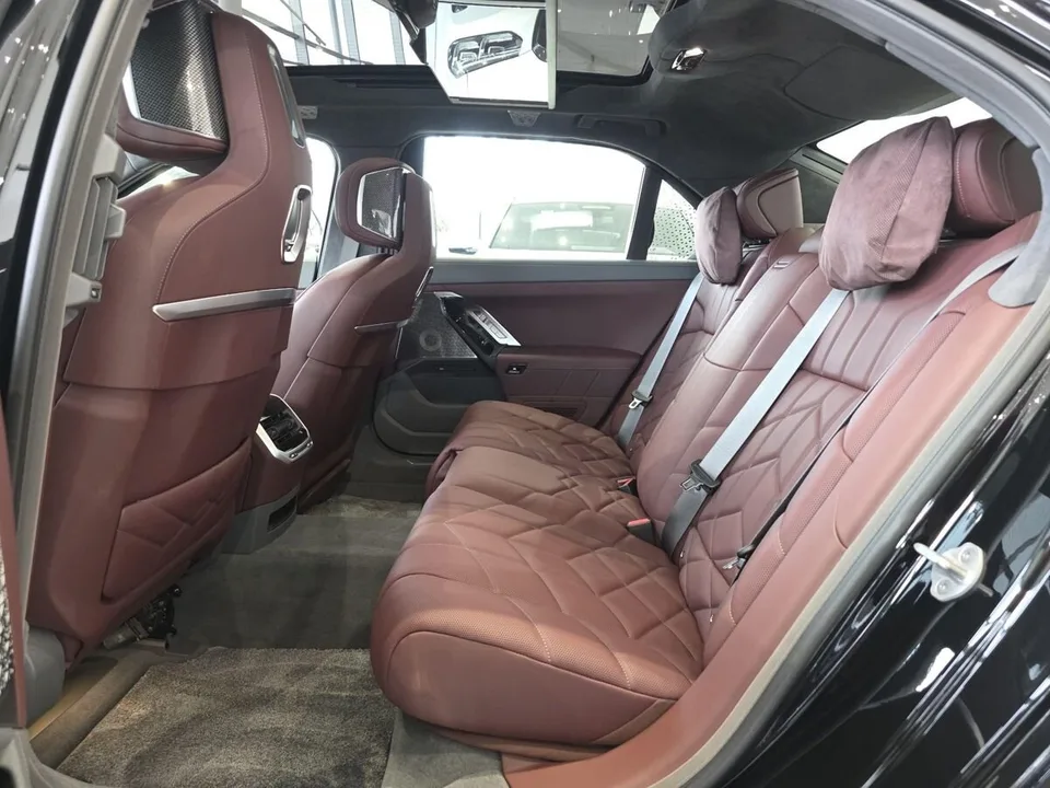 BMW 7 серия 2025 — миниатюра 3
