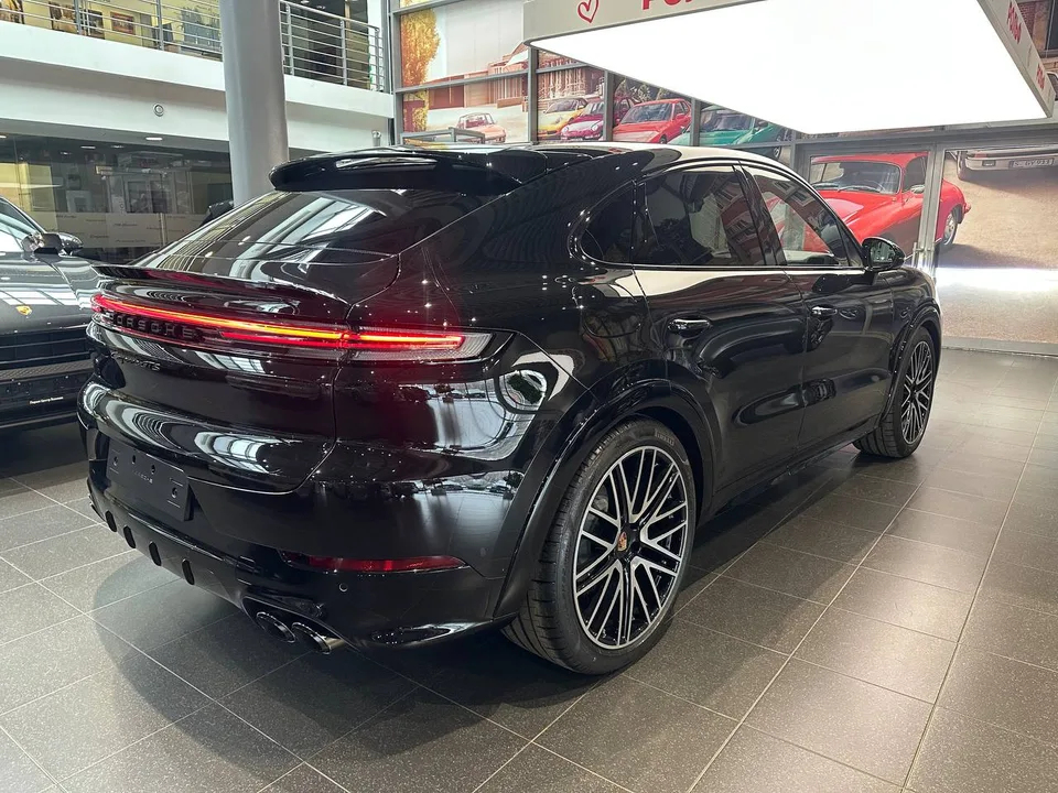 Porsche Cayenne 2026 — миниатюра 2
