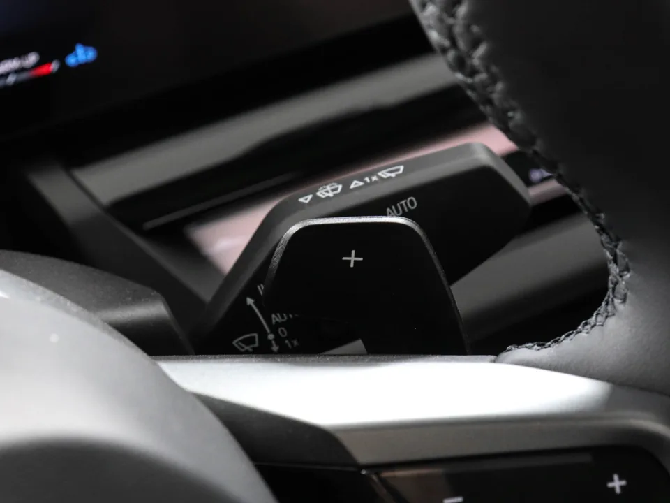 BMW 5 Series 2025 — миниатюра 4
