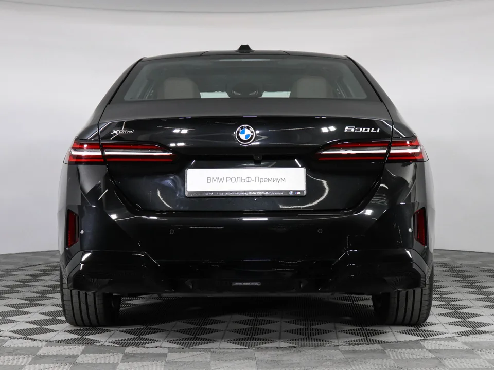 BMW 5 Series 2025 — миниатюра 2