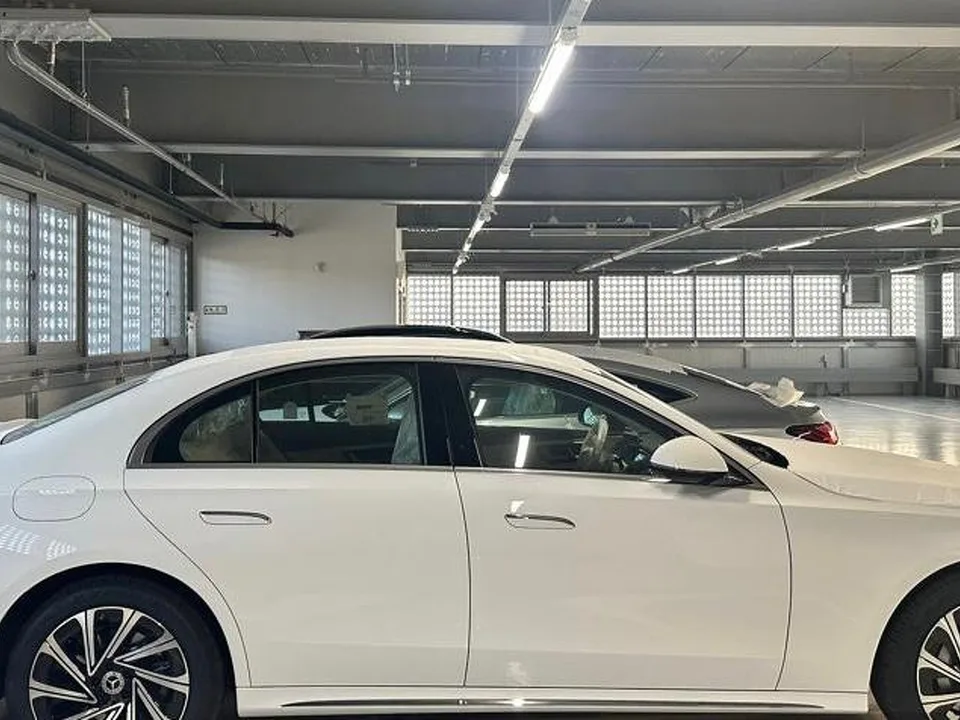 Mercedes-Benz E-Class 2025 — миниатюра 2