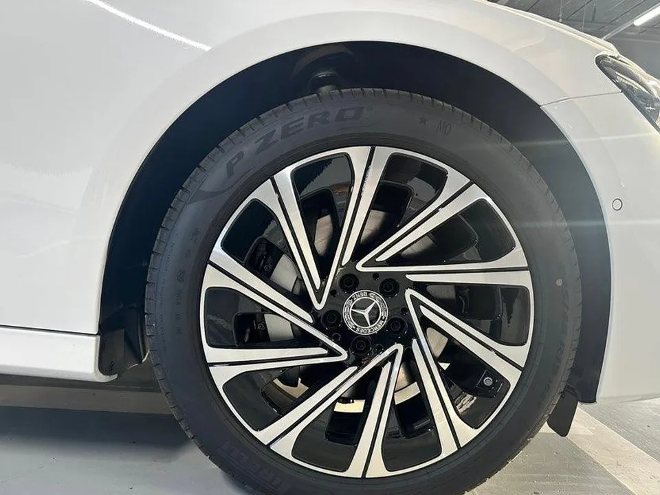 Mercedes-Benz E-Class 2025 — миниатюра 4