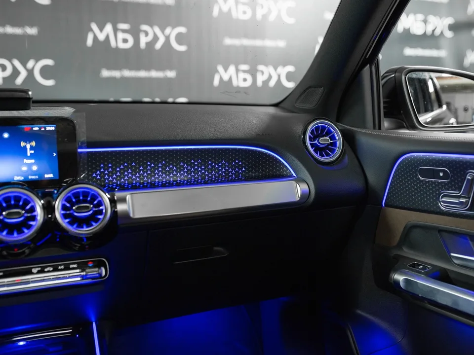 Mercedes-Benz GLB-Class 2024 — миниатюра 3