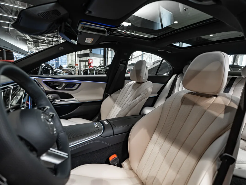 Mercedes-Benz E-Class 2025 — миниатюра 5