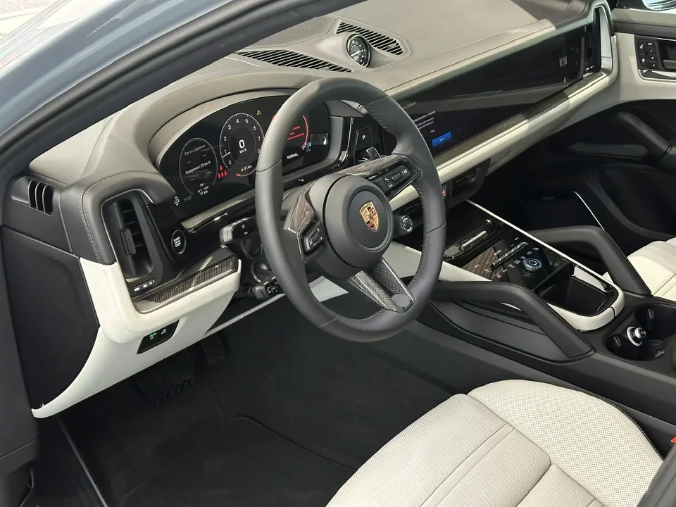 Porsche Cayenne 2026 — миниатюра 4