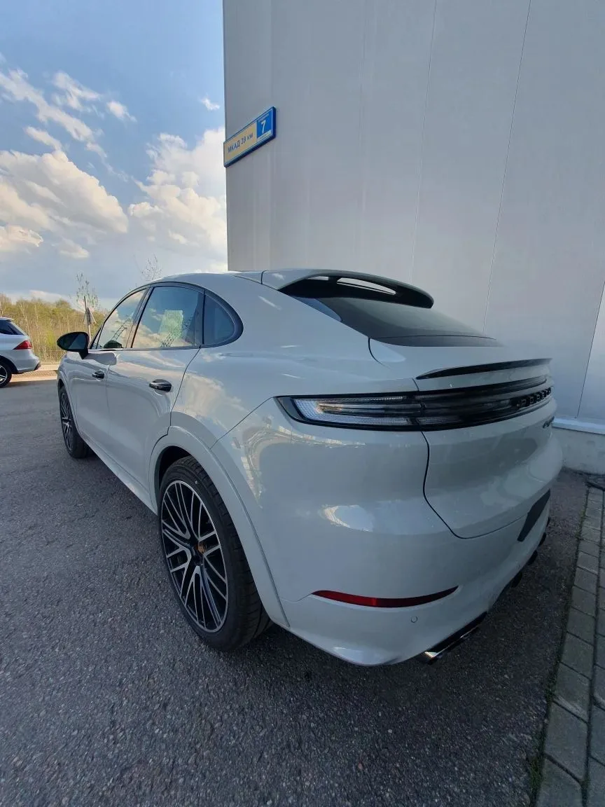 Porsche Cayenne 2026 — миниатюра 2