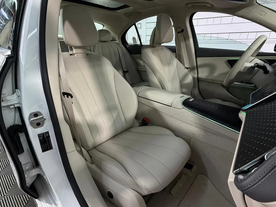 Mercedes-Benz E-Class 2025 — миниатюра 4