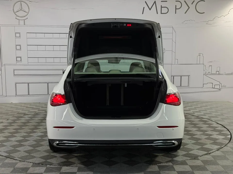 Mercedes-Benz E-Class 2025 — миниатюра 5