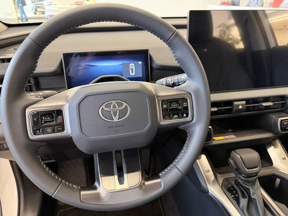 Toyota RAV4 2026 — миниатюра 3