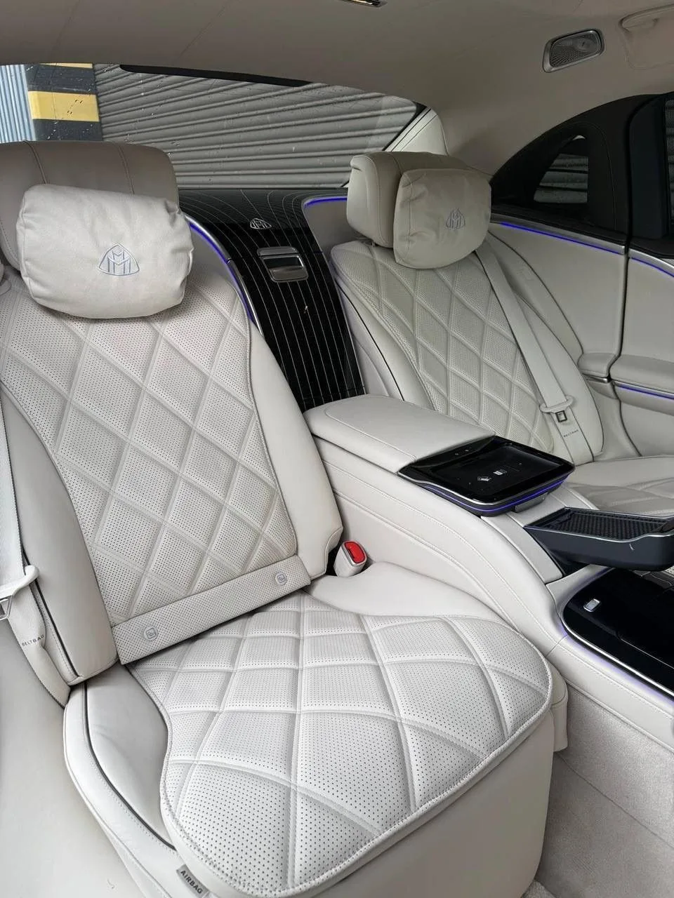 Mercedes-Benz Maybach S-Класс 2026 — миниатюра 4