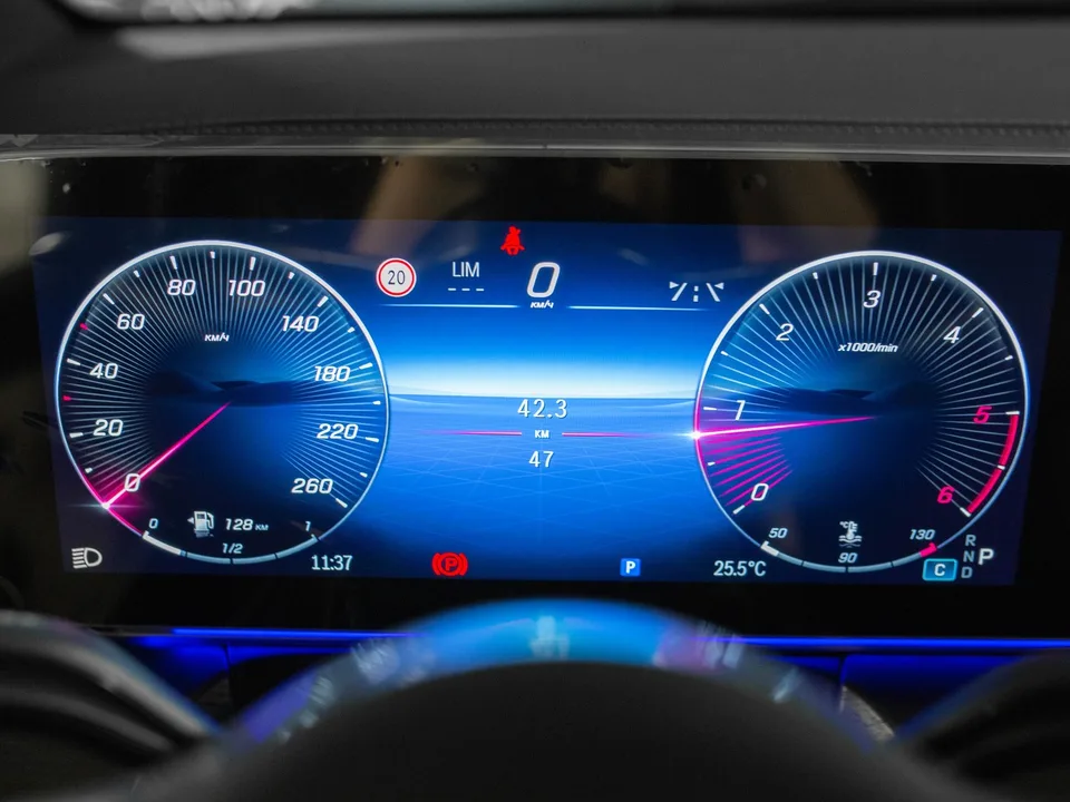 Mercedes-Benz V-Класс 2026 — миниатюра 5