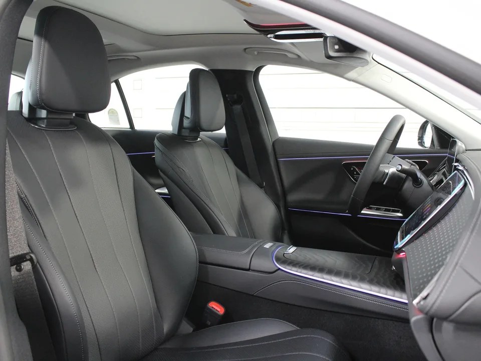Mercedes-Benz E-Class 2024 — миниатюра 4