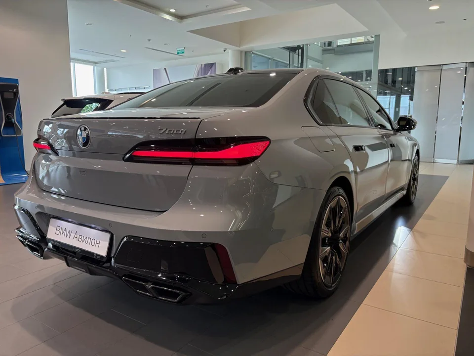 BMW 7 серия 2025 — миниатюра 2