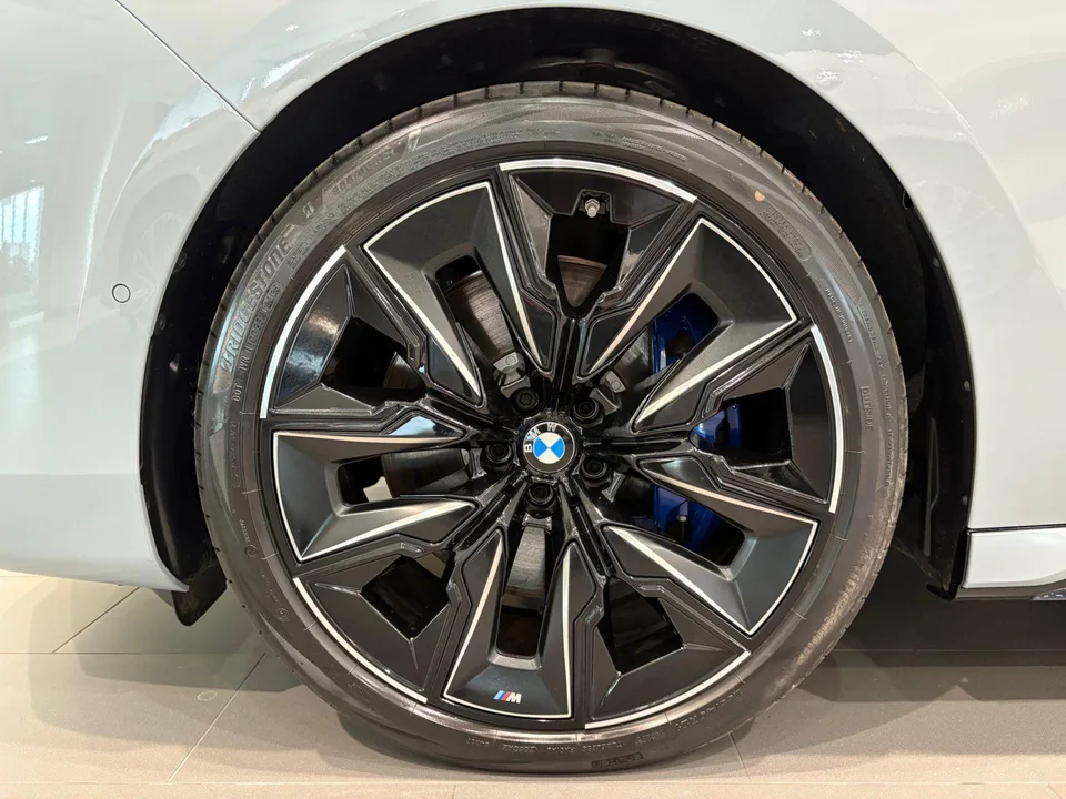 BMW 7 серия 2025 — миниатюра 3