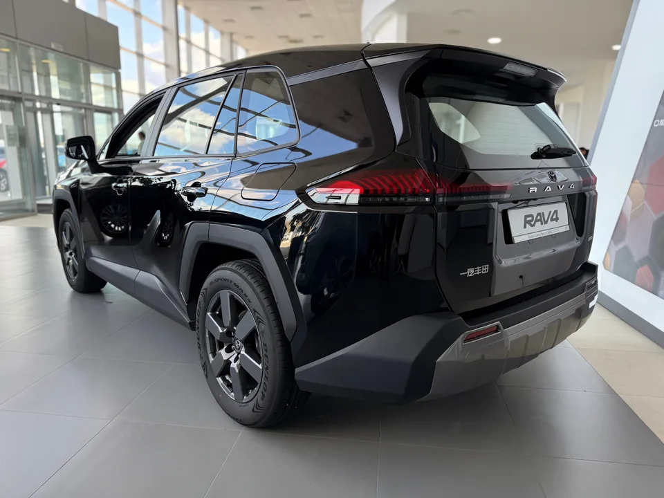 Toyota RAV4 2026 — миниатюра 2