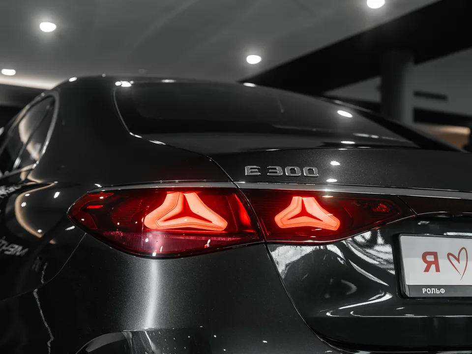Mercedes-Benz E-Class 2025 — миниатюра 3