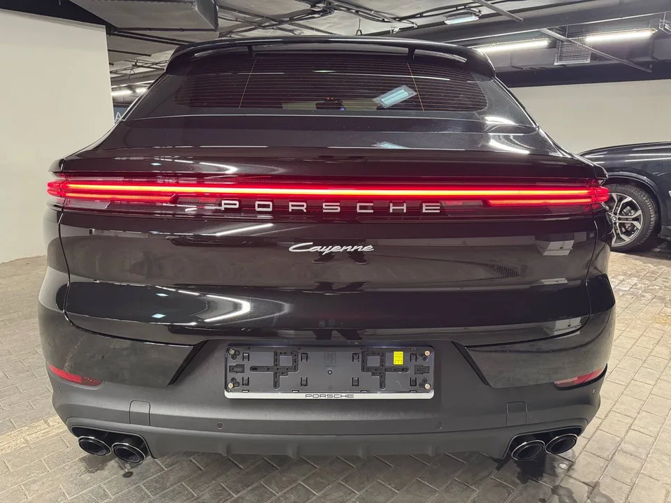 Porsche Cayenne 2025 — миниатюра 2