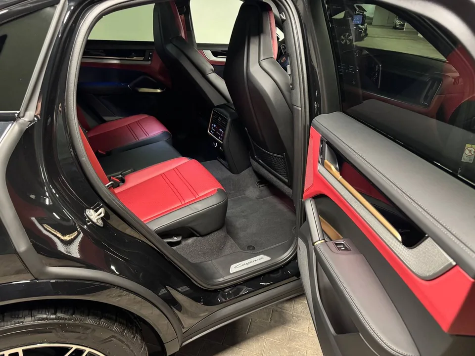 Porsche Cayenne 2025 — миниатюра 3