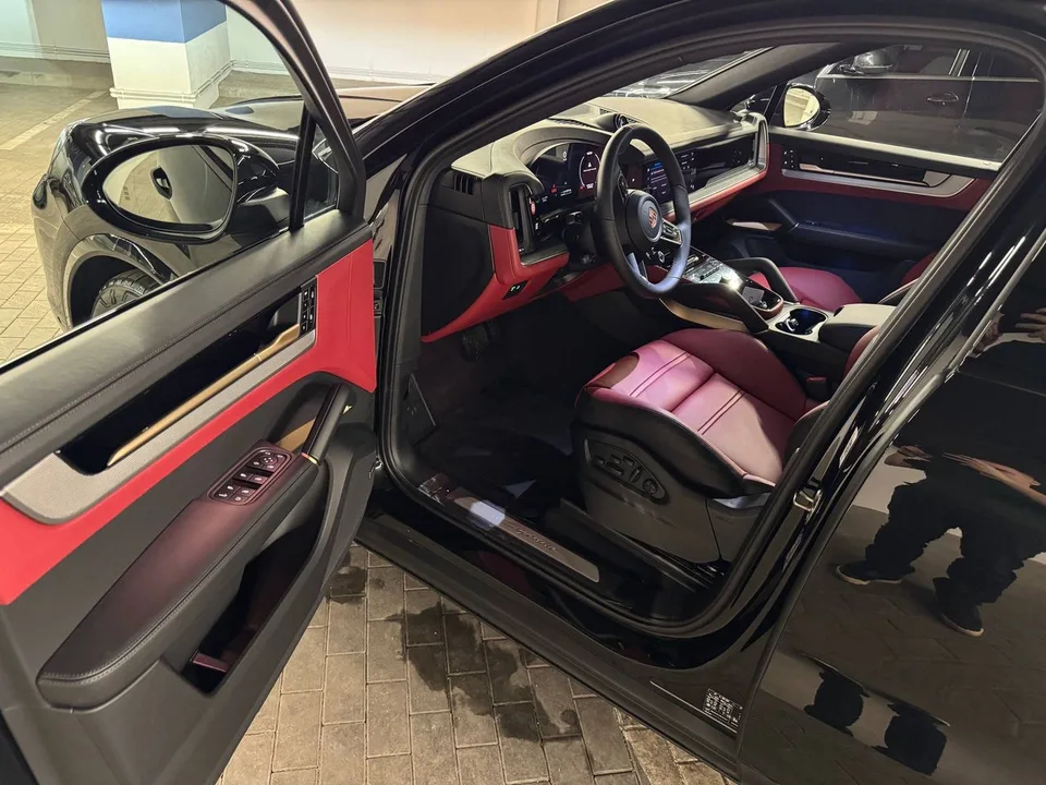 Porsche Cayenne 2025 — миниатюра 5