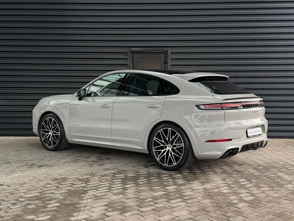 Porsche Cayenne 2025 — миниатюра 2