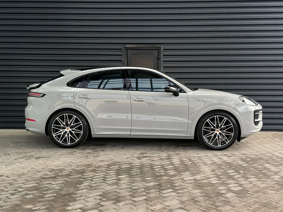 Porsche Cayenne 2025 — миниатюра 4