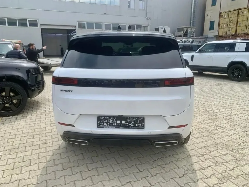 Land Rover Range Rover Sport 2026 — миниатюра 4