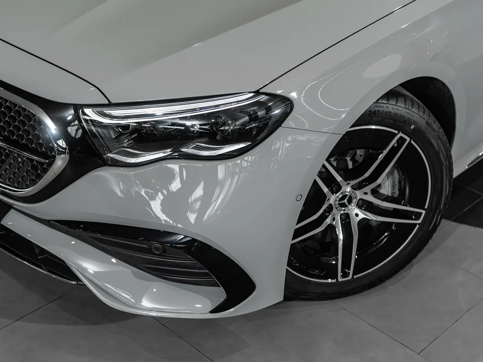 Mercedes-Benz E-Class 2025 — миниатюра 3