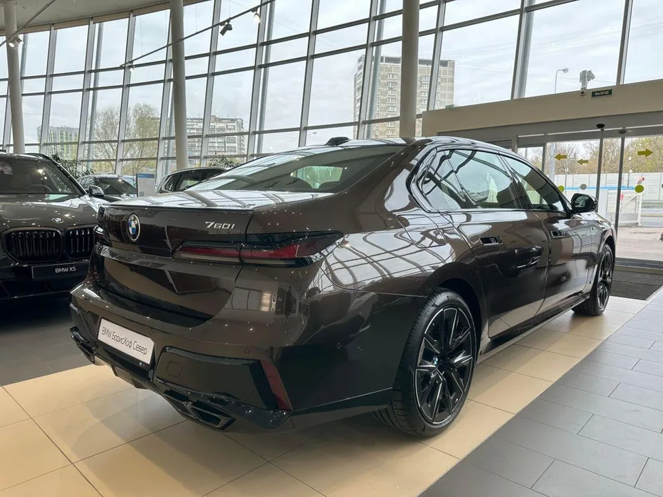 BMW 7 серия 2025 — миниатюра 2