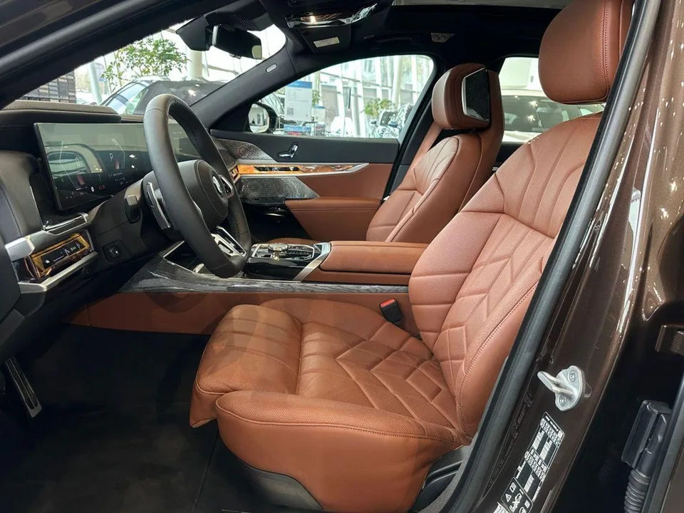 BMW 7 серия 2025 — миниатюра 5