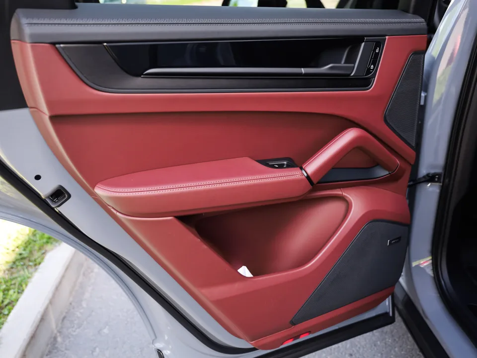 Porsche Cayenne 2026 — миниатюра 5
